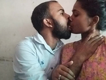 Desi Couple Sex Scandal, Blowing Indian GF Big Boobs