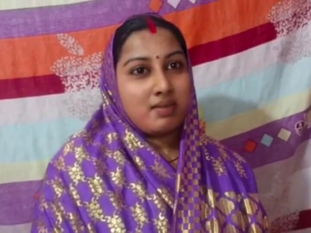 Indian Step-Up Bhabhi Dumps While Getting Pounded in Desi Pani Nikal