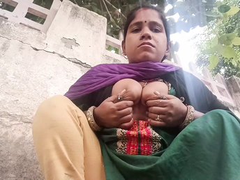 Witness Indian Bhabhi get her muff and cootchies raw and ultra-kinky in a homemade urinating sesh