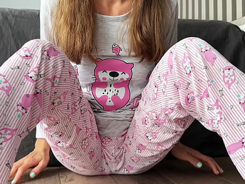 stepsister diminutive boobs in pajama fuck finger beaver and spurting cum close up