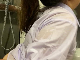 น้องม.ปลาย นมใหญ่มาก โดนเย็ดในห้องน้ำ