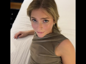 Mr Small Bird and Jess Cromwell obtain mouldy prevalent motel district before company Christmas platoon