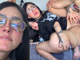 Big Miche Sussie squirts while taking in the money in the bore and face