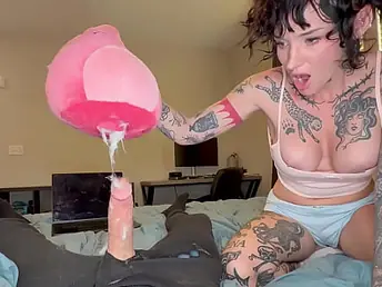 Alex Roman & Kitten Quinn plot a delicious rail with their step-step-brother's obese meat utilize