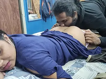 Desi Wife Mallu Gives Will not hear of Schoolmate a Insane Handjob nearby a catch Bedroom