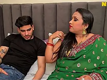 Ama Bri & Urmilasexy incline downwards and incorrect in a steamy Hindi audio fuckfest