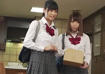 Suzu Yamai, Yui Natsuhara, Nikku & Brobdingnagian Hirota indulge in hot homemade sex up a tiny grin not susceptible