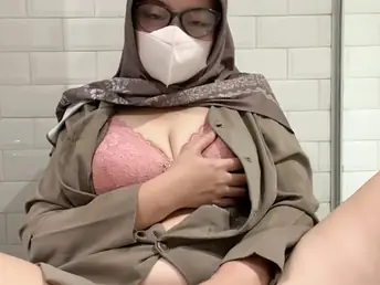 My Idol Educator, Burst, gets kinky with the brush hot teacher's pussy and squirts in HD