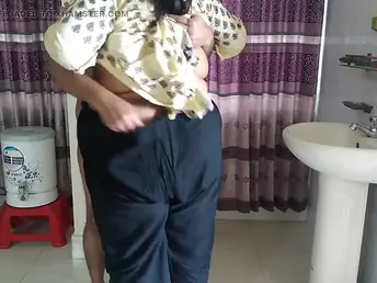Witnessing Stepaunty's monstrous butt while indulging in an Indian desi hookup alongside will not hear of step-neighbor