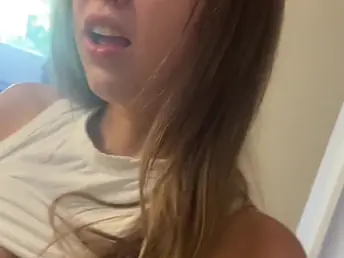 LittleBunnyBaisie grinds will not hear of way to orgasm while dry humpming a pipe with respect to public