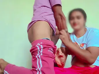 Look at how this steamy aunty yon Hindi gets ultra-kinky with will not hear of desi snatch together with bf